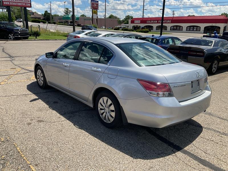 Honda Accord LX sedan AT 2010