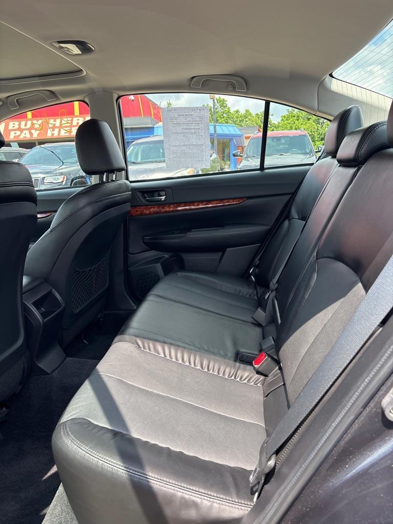 Subaru Legacy 2.5i Limited 2011