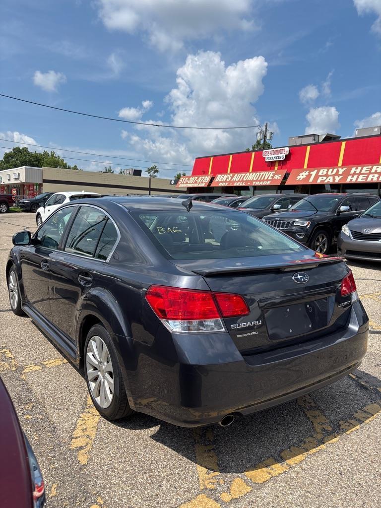 Subaru Legacy 2.5i Limited 2011