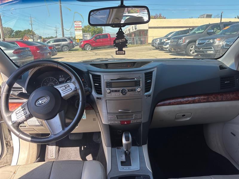 Subaru Legacy 2.5i Limited 2011