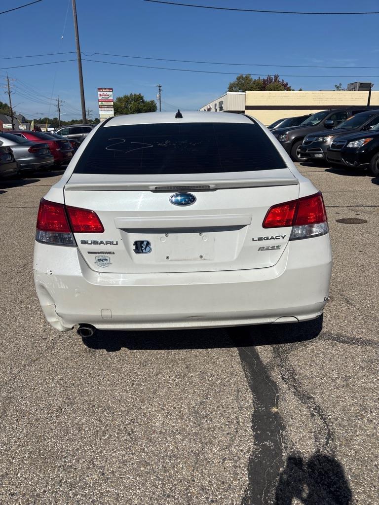 Subaru Legacy 2.5i Limited 2011