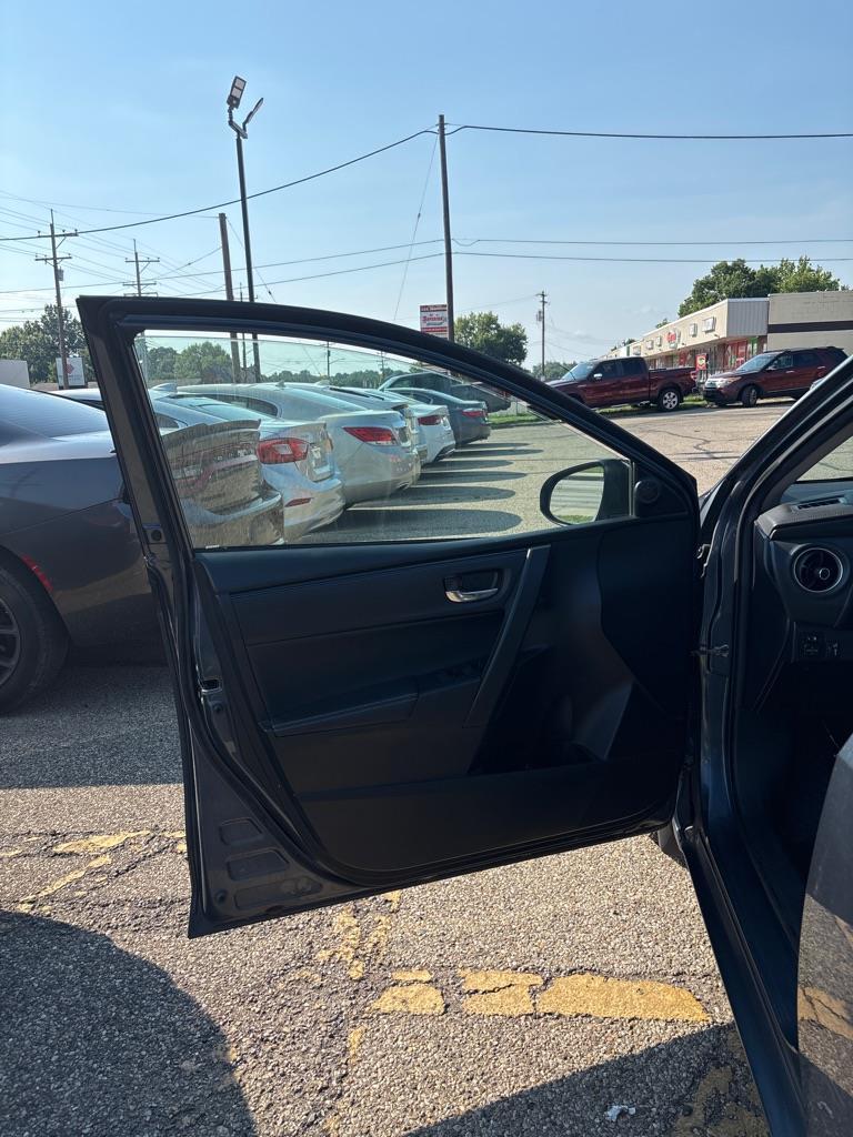 Toyota Corolla L CVT 2017