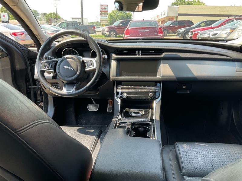 Jaguar XF-Series 25t Prestige AWD 2020