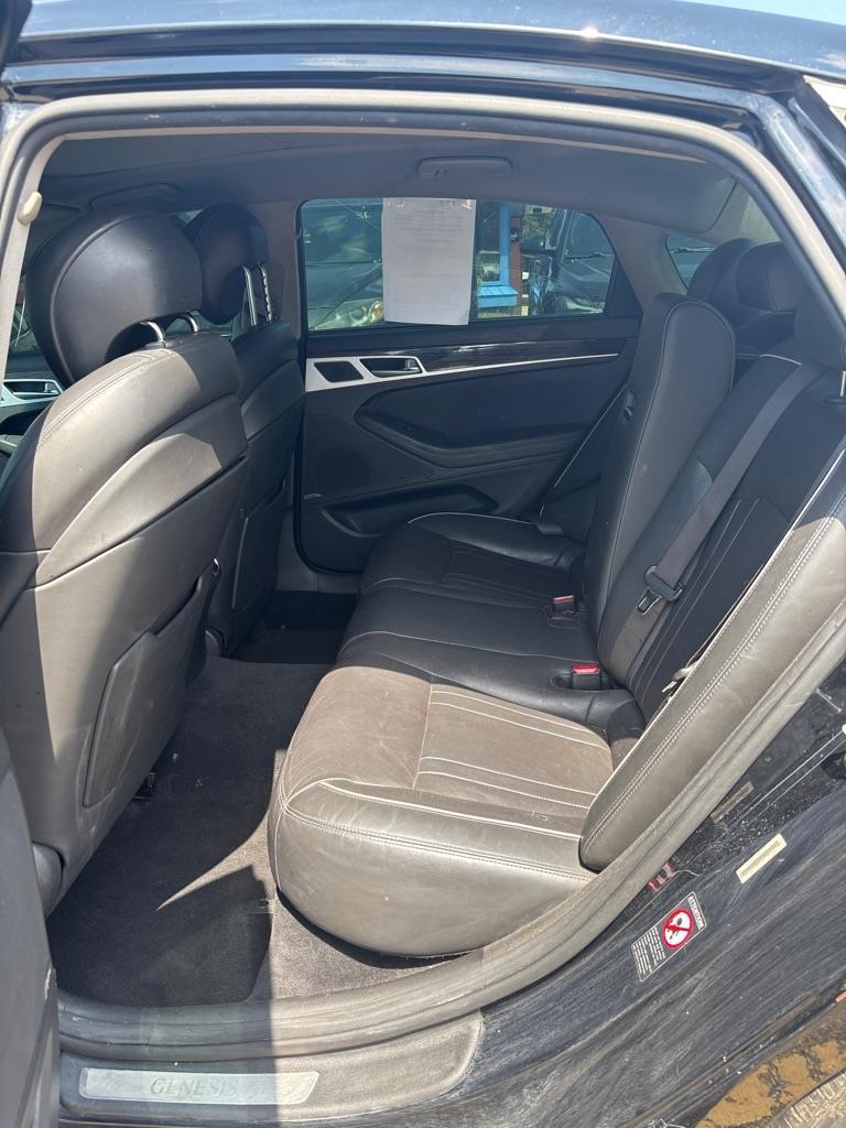 Hyundai Genesis 3.8L 2015
