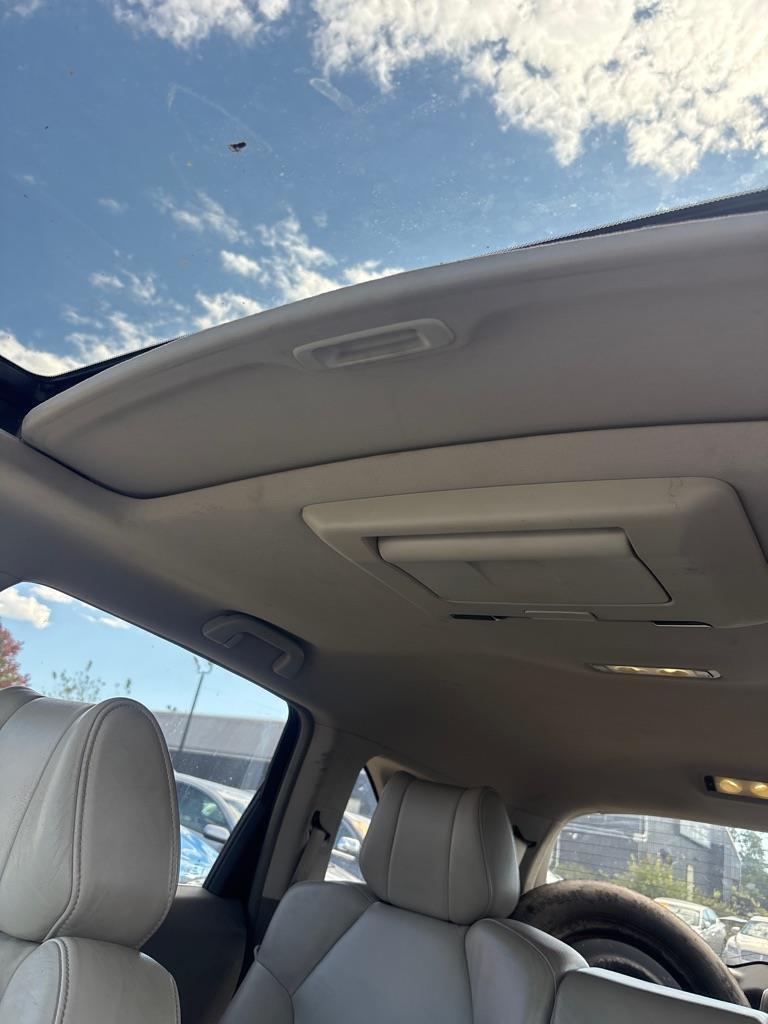 Acura MDX 6-Spd AT w/Tech and Entertainment Package 2011