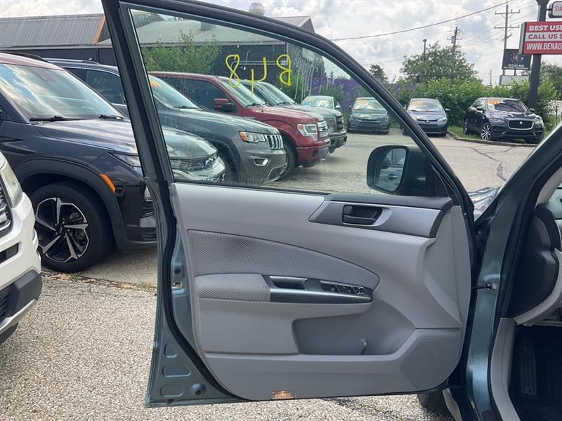 Subaru Forester 2.5X Touring 2011