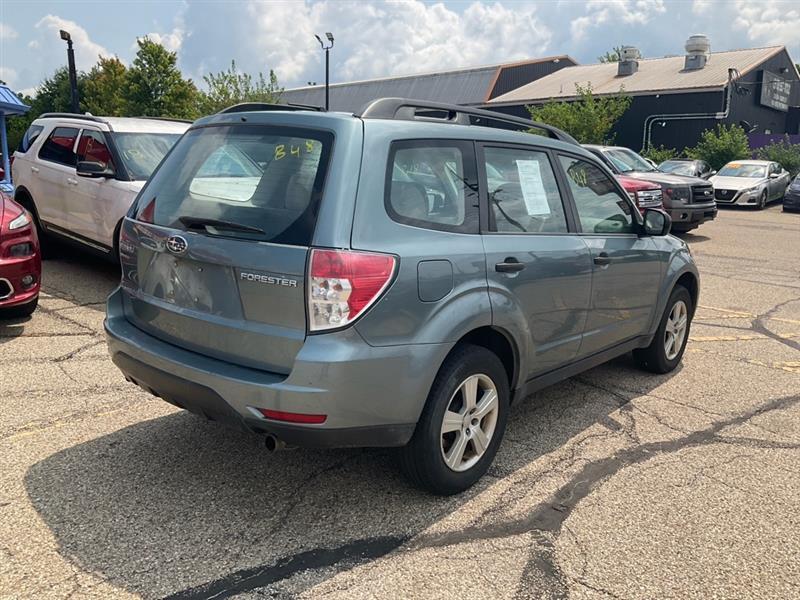 Subaru Forester 2.5X Touring 2011