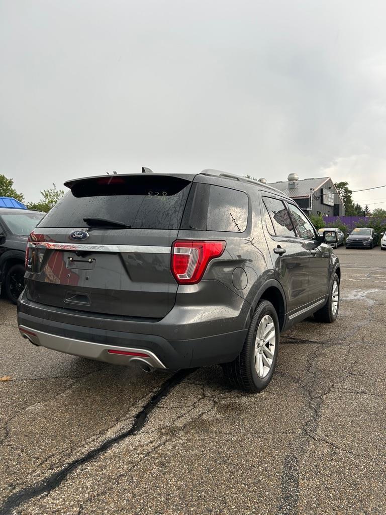 Ford Explorer XLT FWD 2016