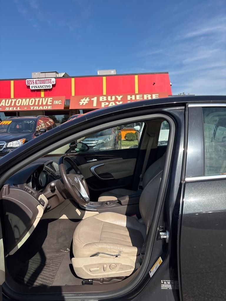 Buick Regal CXL Turbo - 4XT 2011