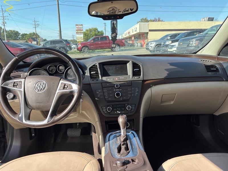 Buick Regal CXL Turbo - 4XT 2011