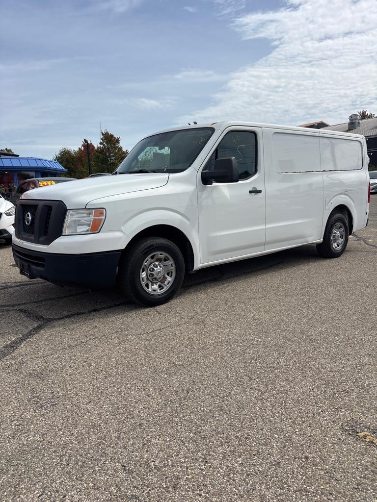 Nissan NV Cargo 3500 HD S High Roof 2012