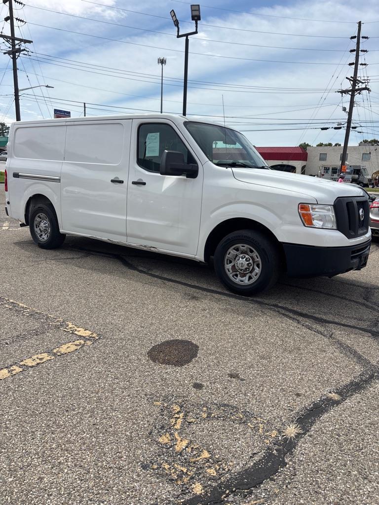 Nissan NV Cargo 3500 HD S High Roof 2012