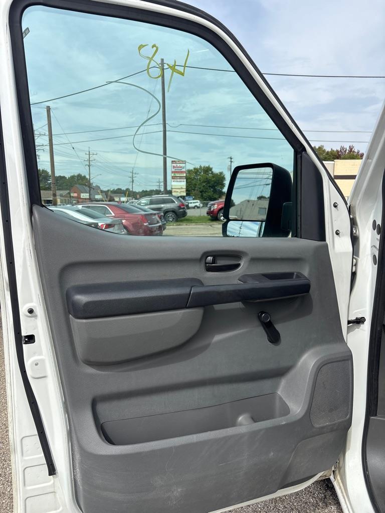 Nissan NV Cargo 3500 HD S High Roof 2012