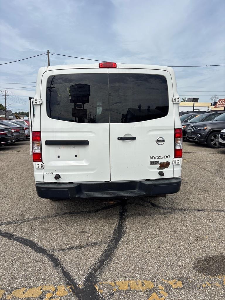 Nissan NV Cargo 3500 HD S High Roof 2012