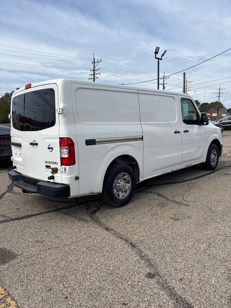 Nissan NV Cargo 3500 HD S High Roof 2012