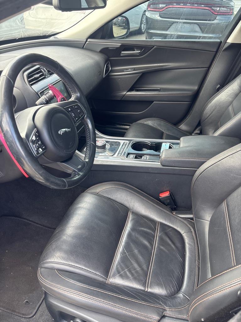 Jaguar XE 25t Prestige 2017