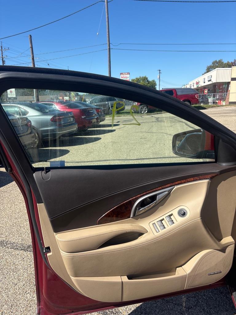 Buick LaCrosse CXL AWD 2011