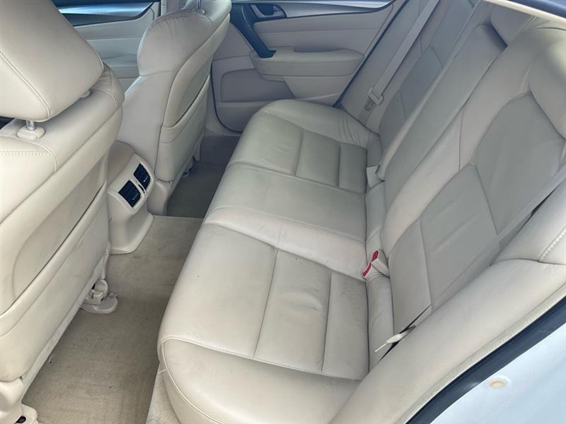 Acura TL 5-Speed AT 2010
