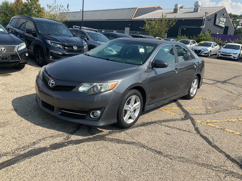 Toyota Camry SE 2012