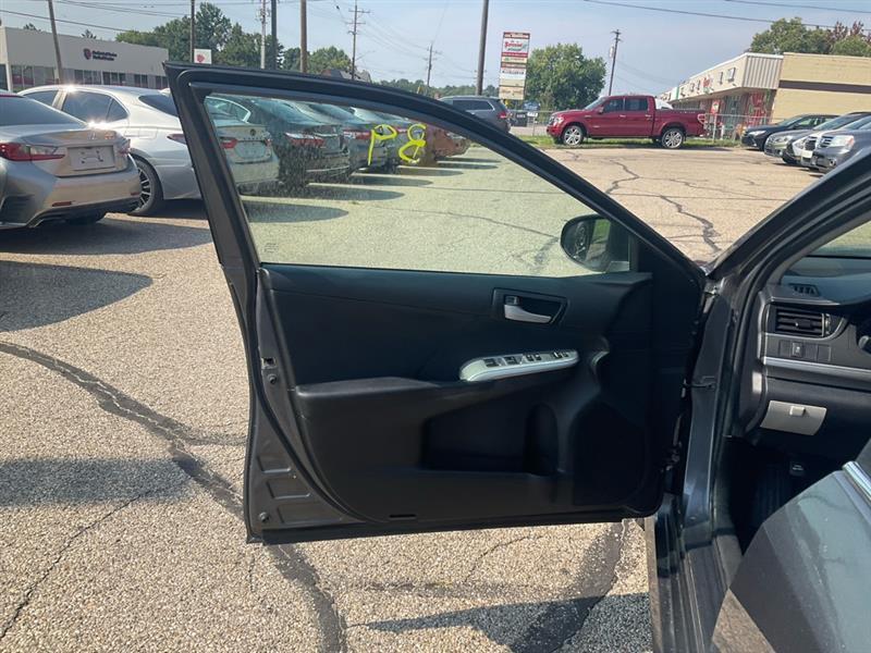 Toyota Camry SE 2012