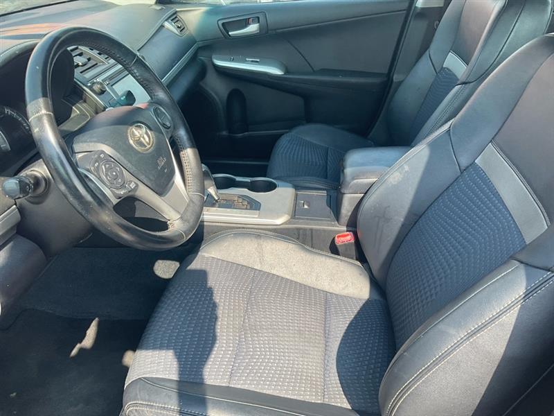 Toyota Camry SE 2012