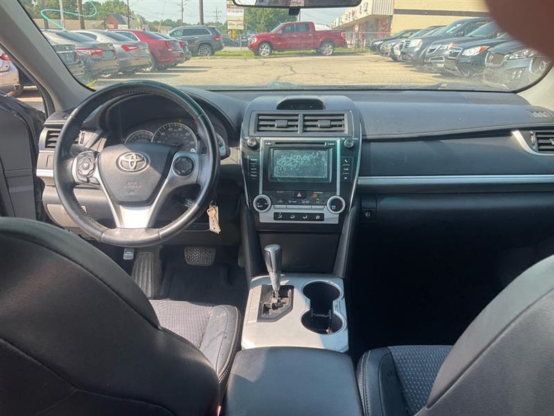 Toyota Camry SE 2012