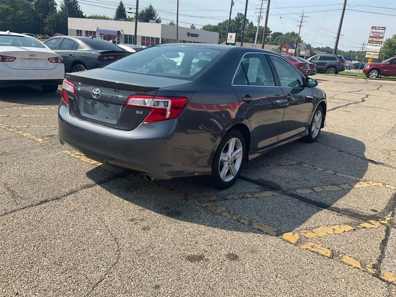 Toyota Camry SE 2012