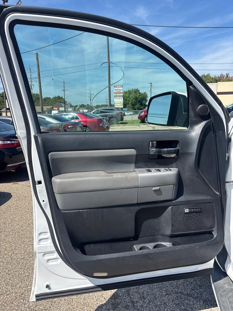 Toyota Sequoia SR5 5.7L 4WD 2008