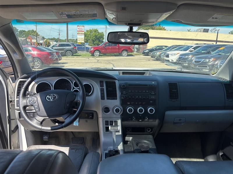 Toyota Sequoia SR5 5.7L 4WD 2008