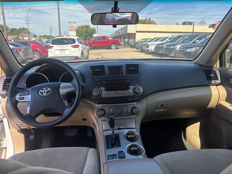 Toyota Highlander Hybrid 4WD 2012