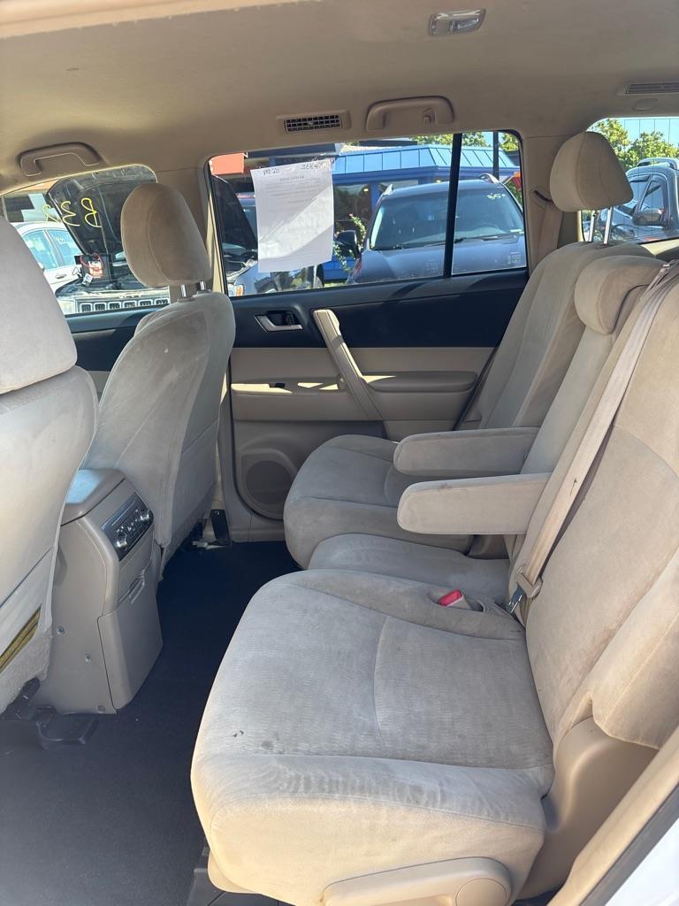 Toyota Highlander Hybrid 4WD 2012
