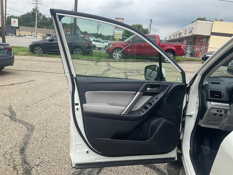 Subaru Forester 2.5i Limited 2015