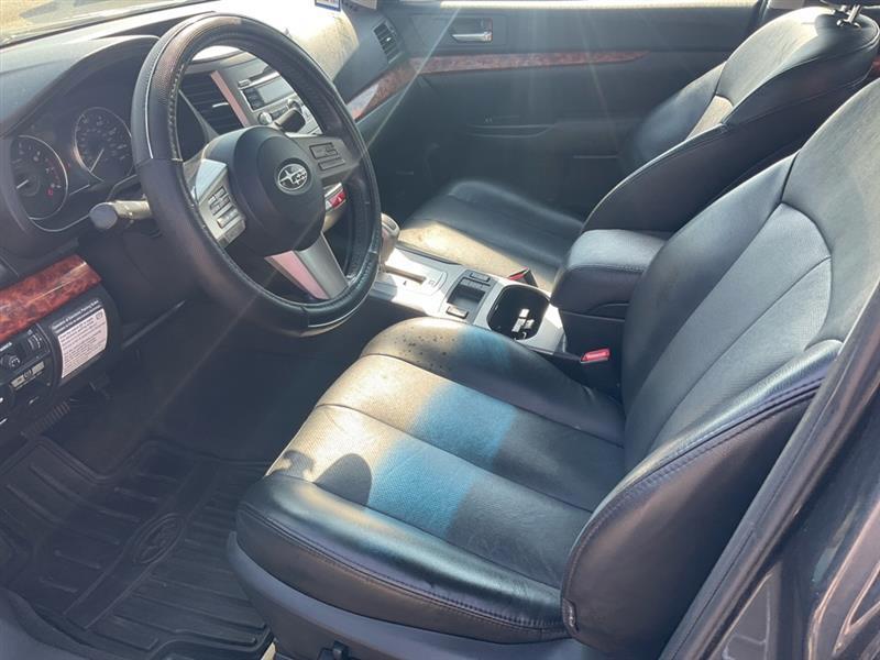 Subaru Legacy 2.5i Limited 2011