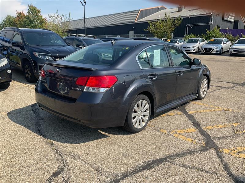 Subaru Legacy 2.5i Limited 2011
