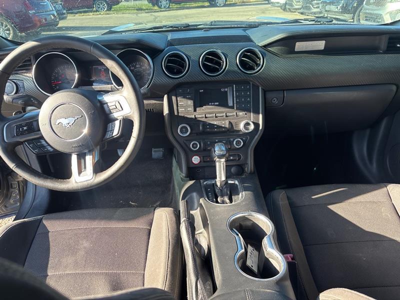 Ford Mustang V6 Coupe 2015