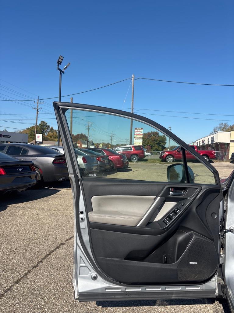 Subaru Forester 2.5i Limited 2015