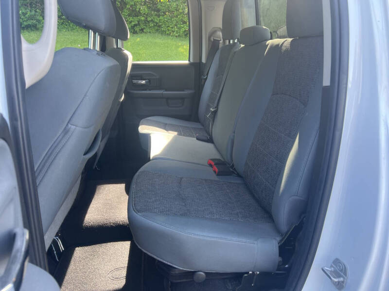 RAM 1500 Big Horn 4x4 Quad Cab 6'4" Box 2018