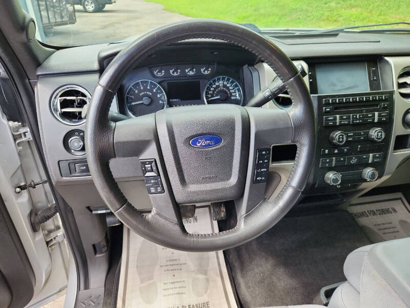 Ford F-150 2WD SuperCab 145" XL 2012