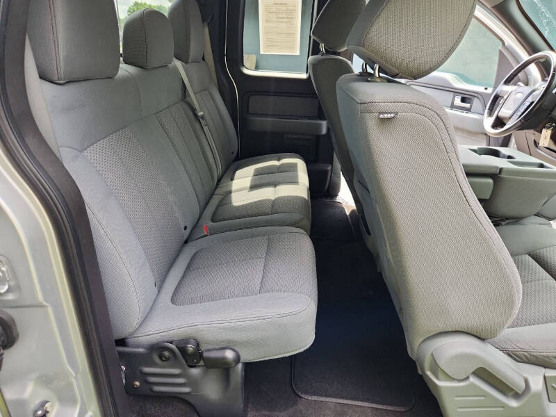 Ford F-150 2WD SuperCab 145" XL 2012