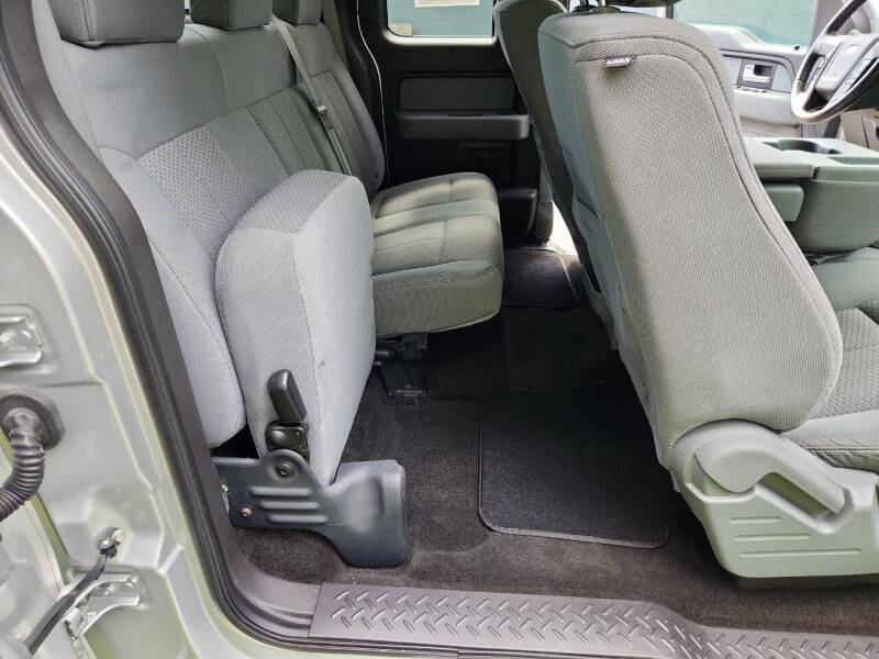 Ford F-150 2WD SuperCab 145" XL 2012