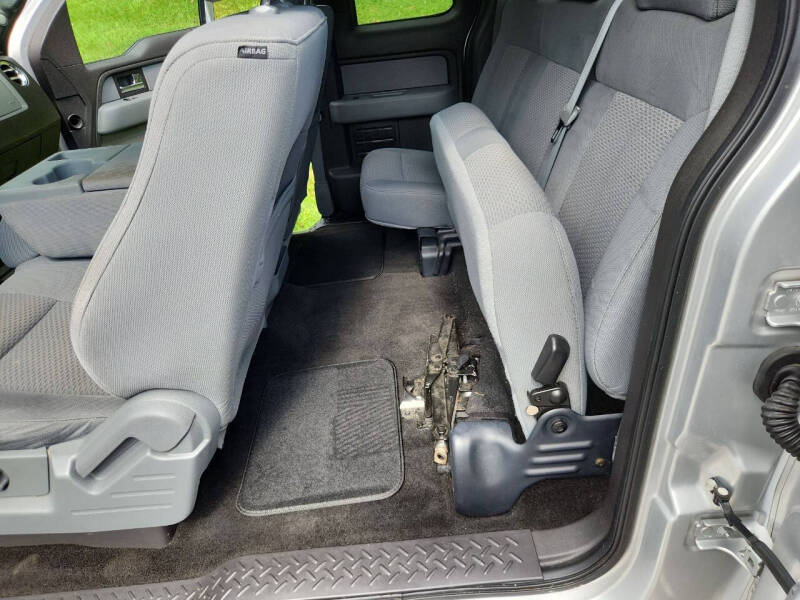 Ford F-150 2WD SuperCab 145" XL 2012