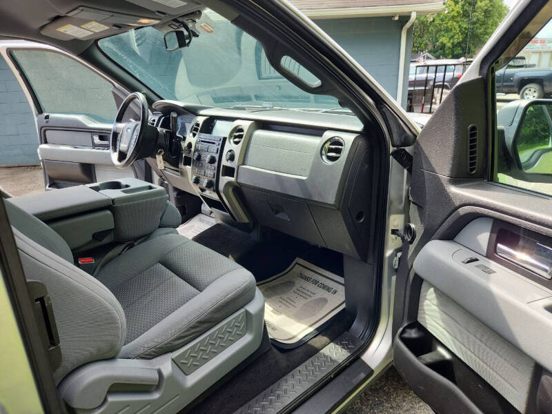 Ford F-150 2WD SuperCab 145" XL 2012