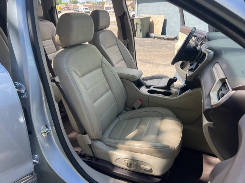 GMC Acadia AWD 4dr Denali 2017