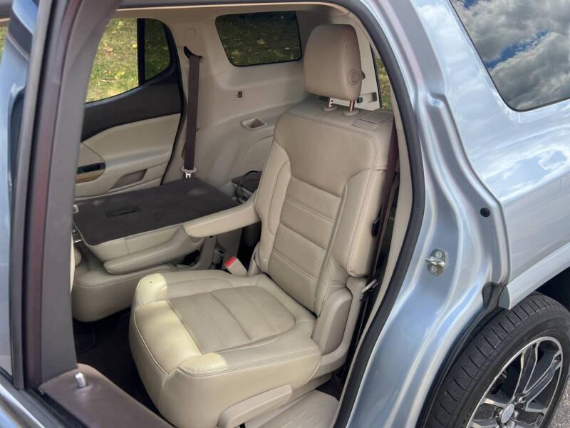 GMC Acadia AWD 4dr Denali 2017