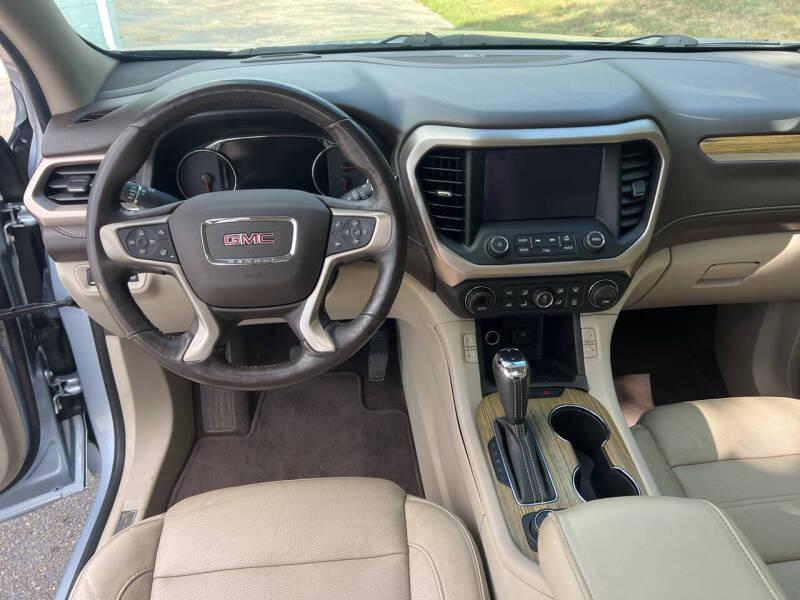 GMC Acadia AWD 4dr Denali 2017