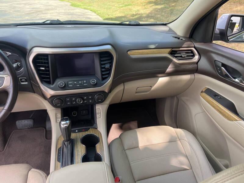 GMC Acadia AWD 4dr Denali 2017