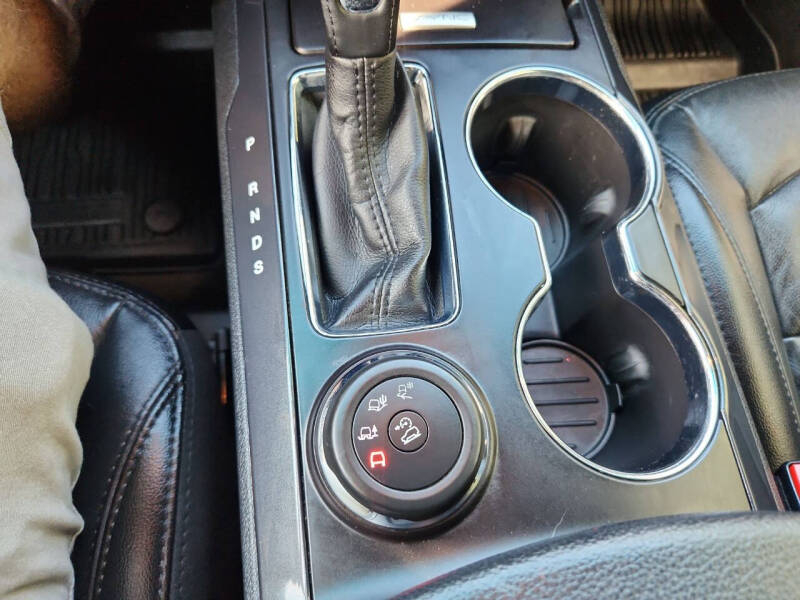 Ford Explorer XLT 4WD 2017