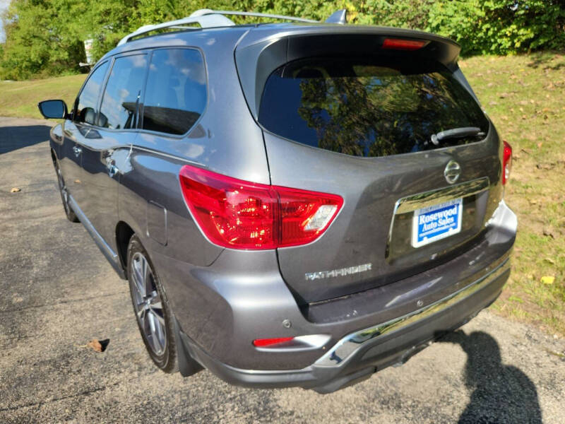 Nissan Pathfinder FWD Platinum 2019