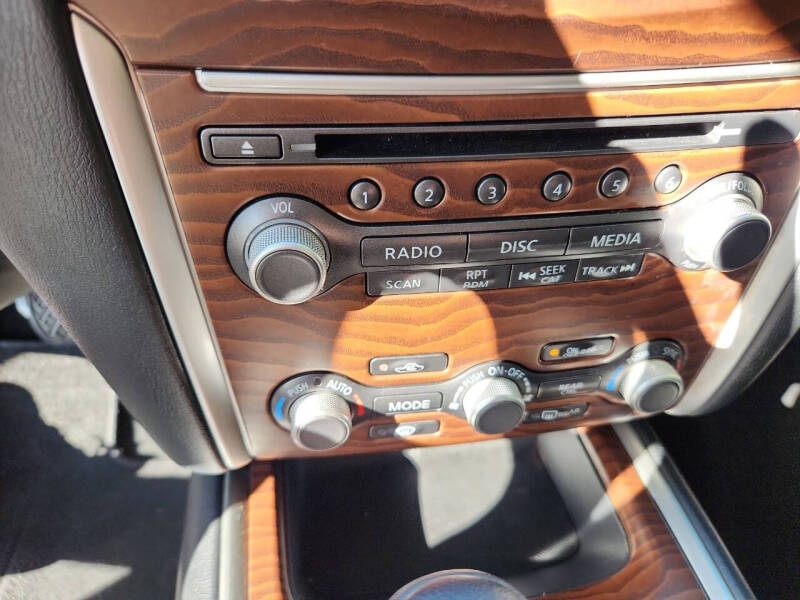 Nissan Pathfinder FWD Platinum 2019