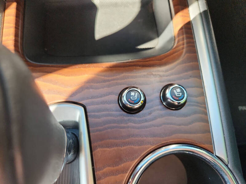 Nissan Pathfinder FWD Platinum 2019